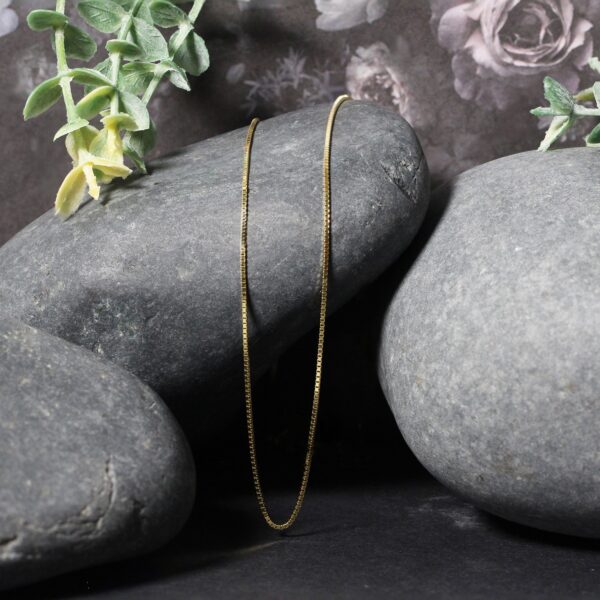 18k Yellow Gold Box Chain 0.8mm - Image 6