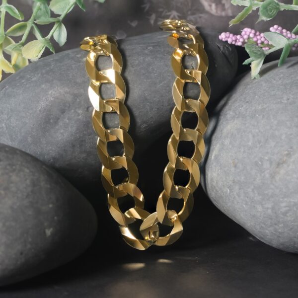 Solid Curb Chain in 14k Yellow Gold (12.18mm) - Image 11