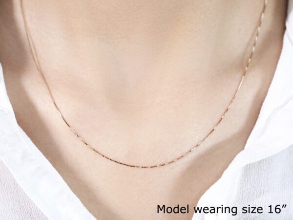 14k Rose Gold Classic Box Chain 0.6mm - Image 3